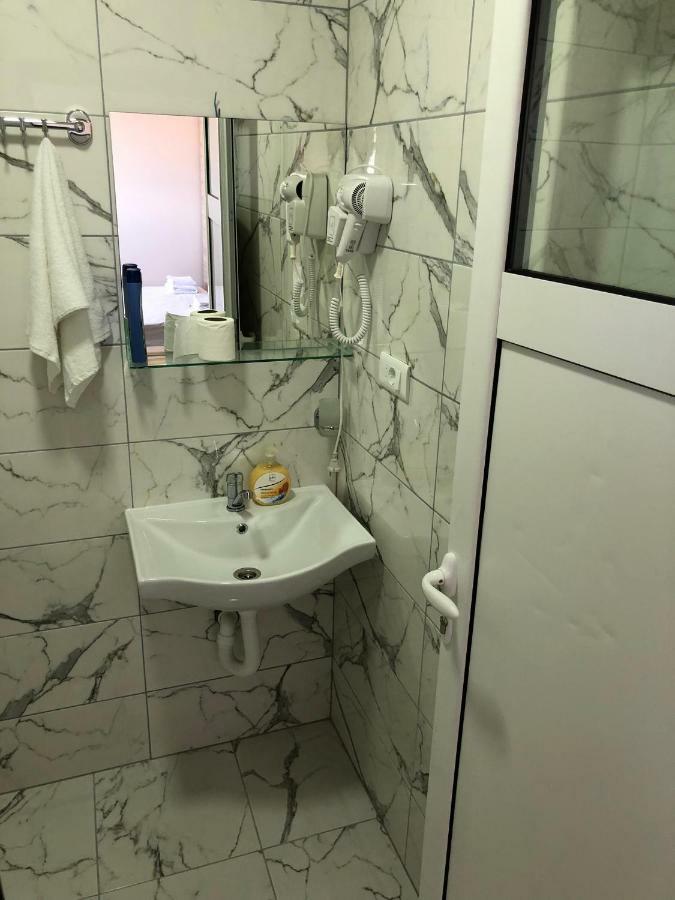 Kubi Hotell Struga Eksteriør bilde